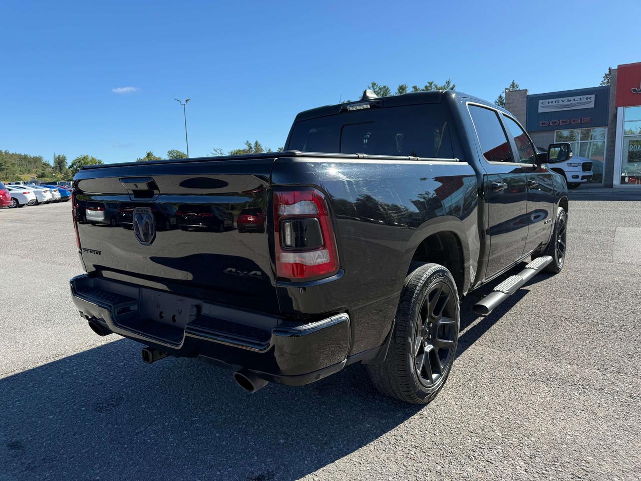 2023 RAM 1500 Sport - tow pkg - pano sunroof Photo