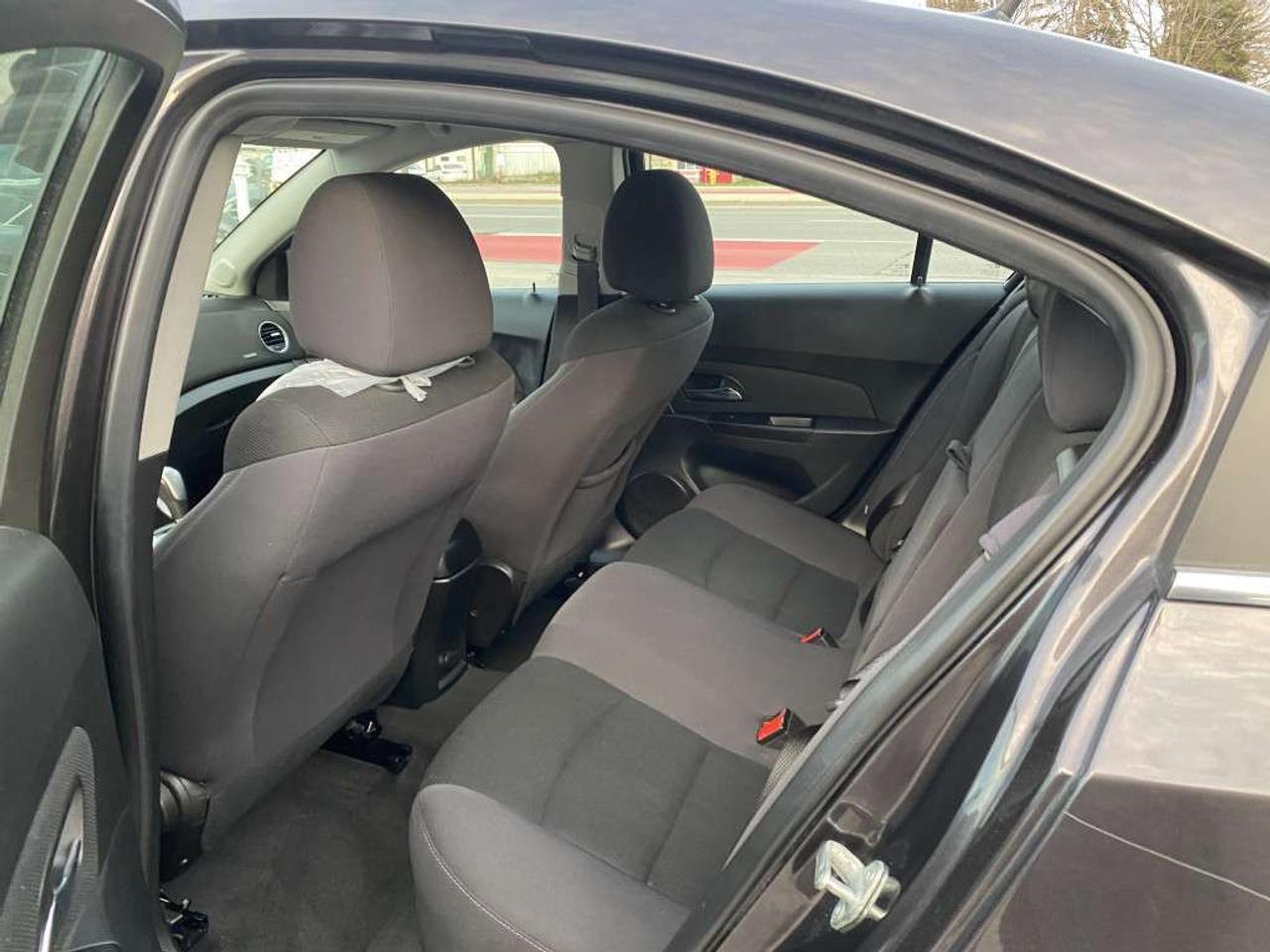 2014 Chevrolet Cruze 4dr Sdn 1LT Photo