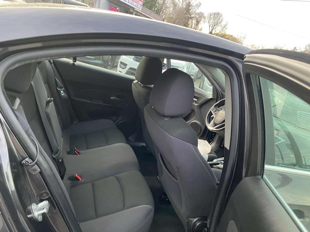 2014 Chevrolet Cruze 4dr Sdn 1LT Photo