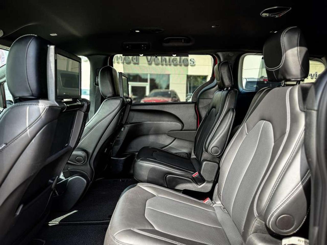 2025 Chrysler Pacifica Select   DUAL VIDEO SCREENS   PWR DOORS   360 CAM   ALPINE AUDIO Photo