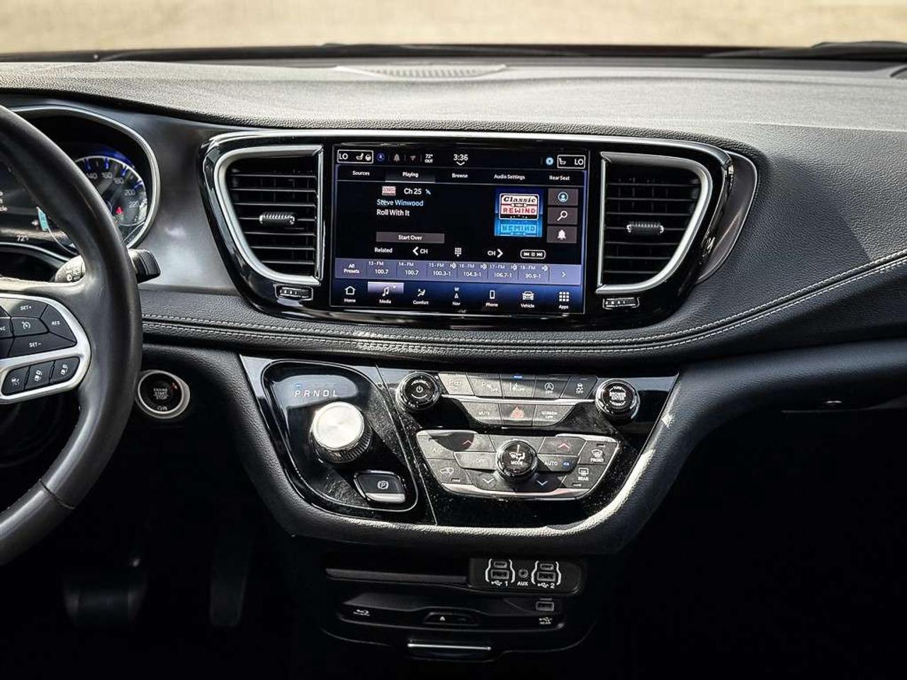 2025 Chrysler Pacifica Select   DUAL VIDEO SCREENS   PWR DOORS   360 CAM   ALPINE AUDIO Photo