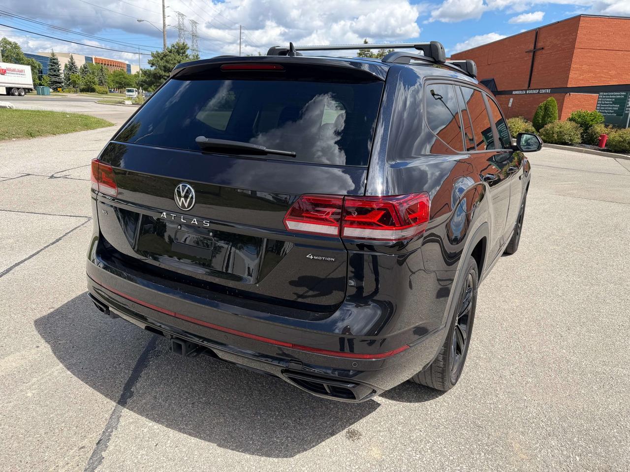 2023 Volkswagen Atlas Highline,R Line,Black edition, Remote starter, AWD Photo