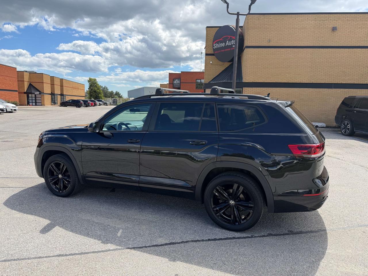 2023 Volkswagen Atlas Highline,R Line,Black edition, Remote starter, AWD Photo