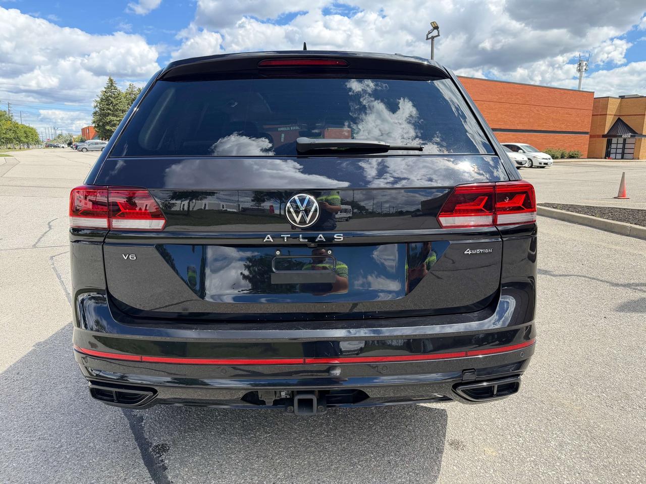 2023 Volkswagen Atlas Highline,R Line,Black edition, Remote starter, AWD Photo