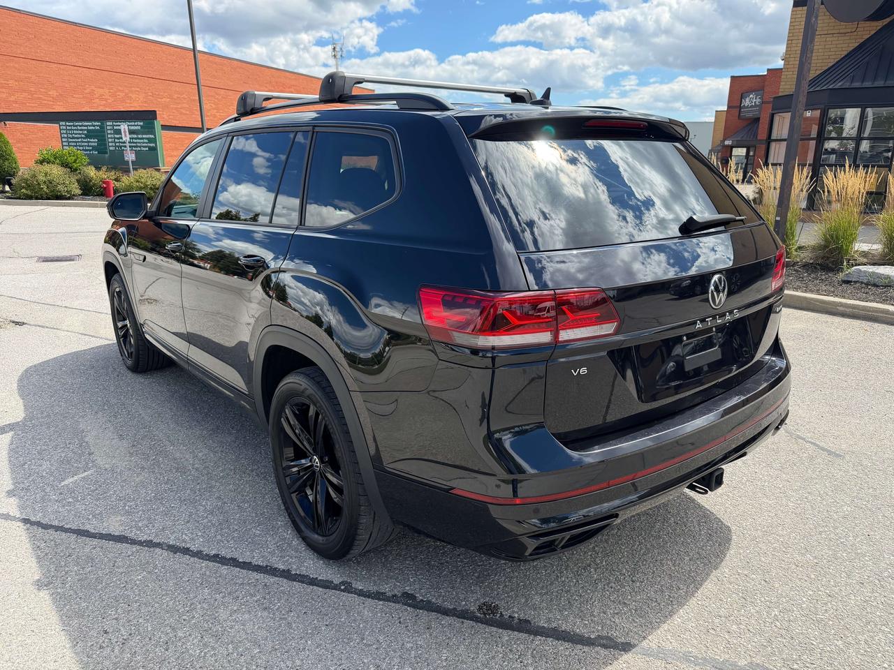 2023 Volkswagen Atlas Highline,R Line,Black edition, Remote starter, AWD Photo
