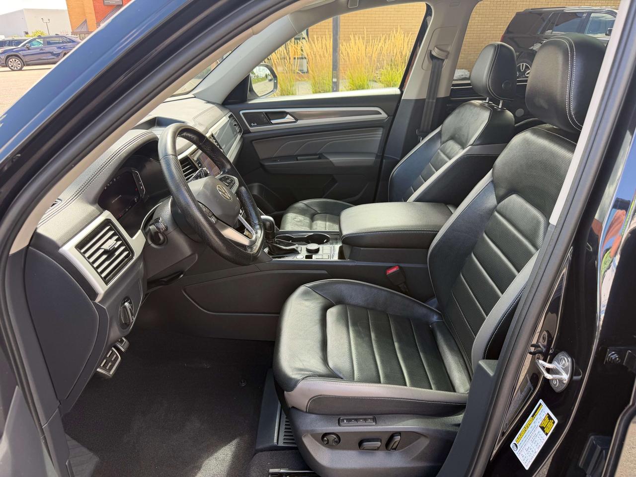 2023 Volkswagen Atlas Highline,R Line,Black edition, Remote starter, AWD Photo