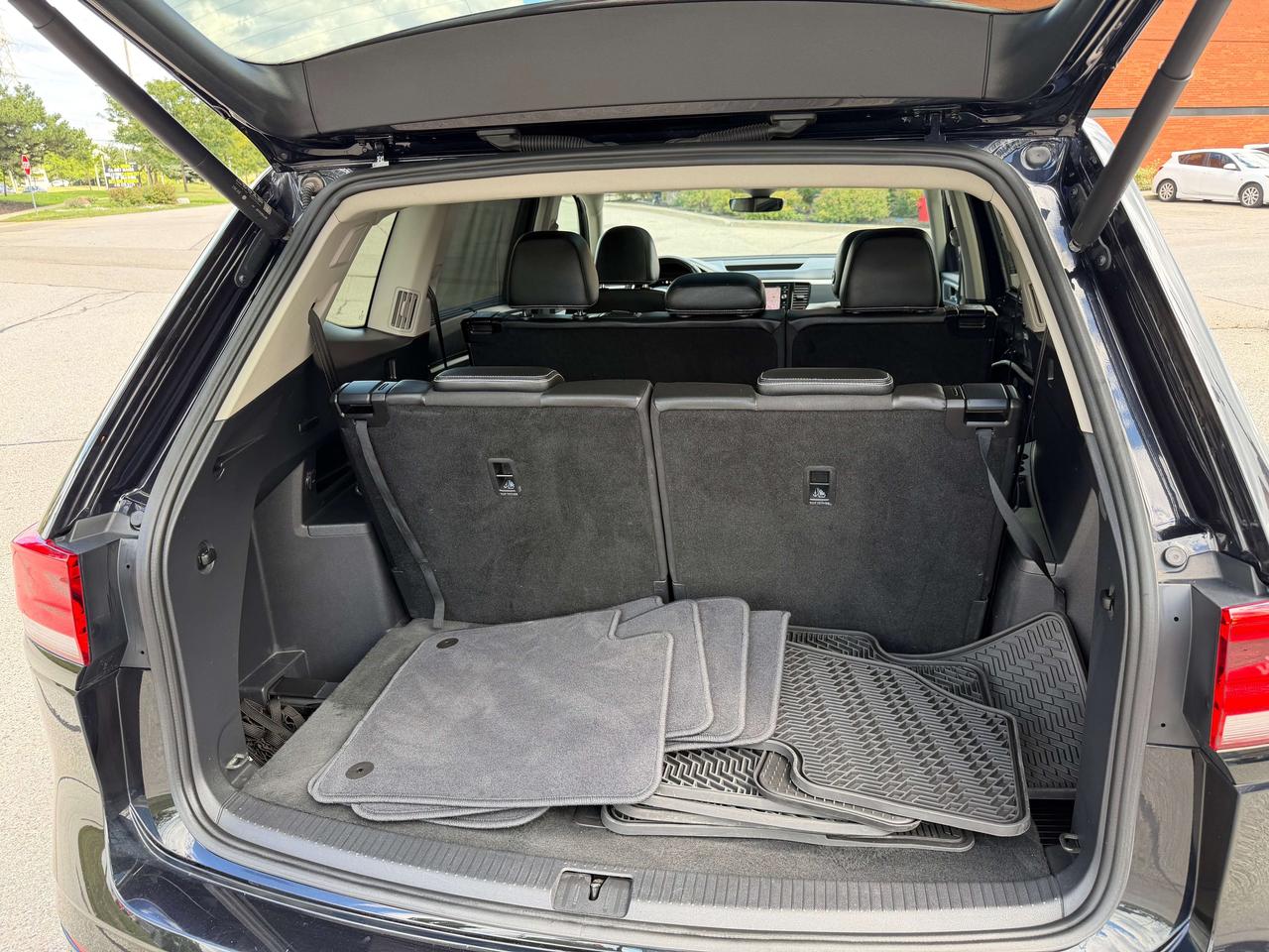 2023 Volkswagen Atlas Highline,R Line,Black edition, Remote starter, AWD Photo