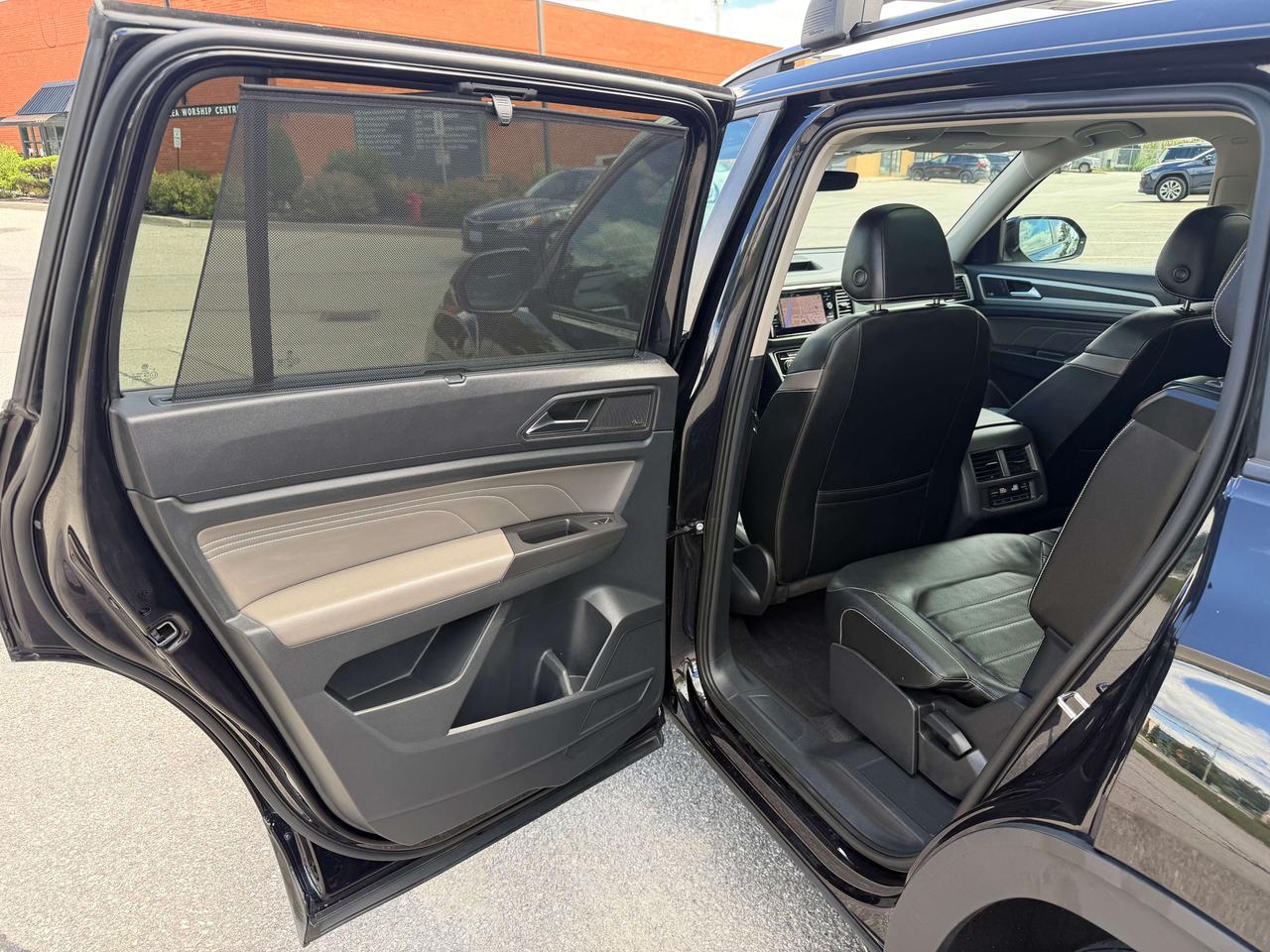 2023 Volkswagen Atlas Highline,R Line,Black edition, Remote starter, AWD Photo