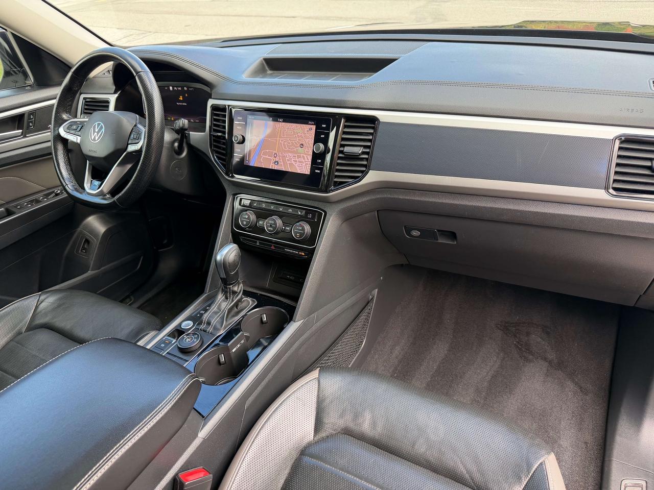 2023 Volkswagen Atlas Highline,R Line,Black edition, Remote starter, AWD Photo