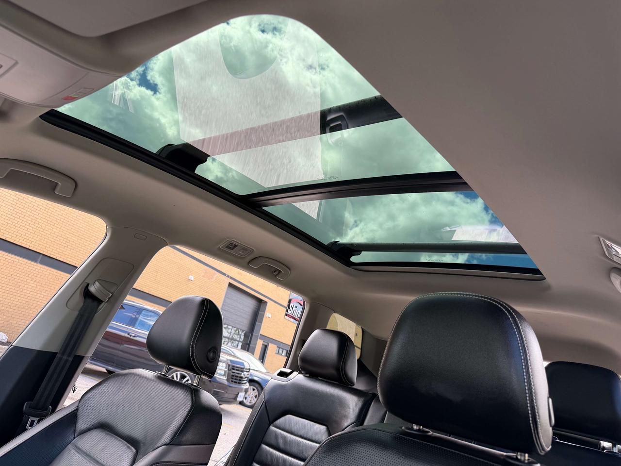 2023 Volkswagen Atlas Highline,R Line,Black edition, Remote starter, AWD Photo