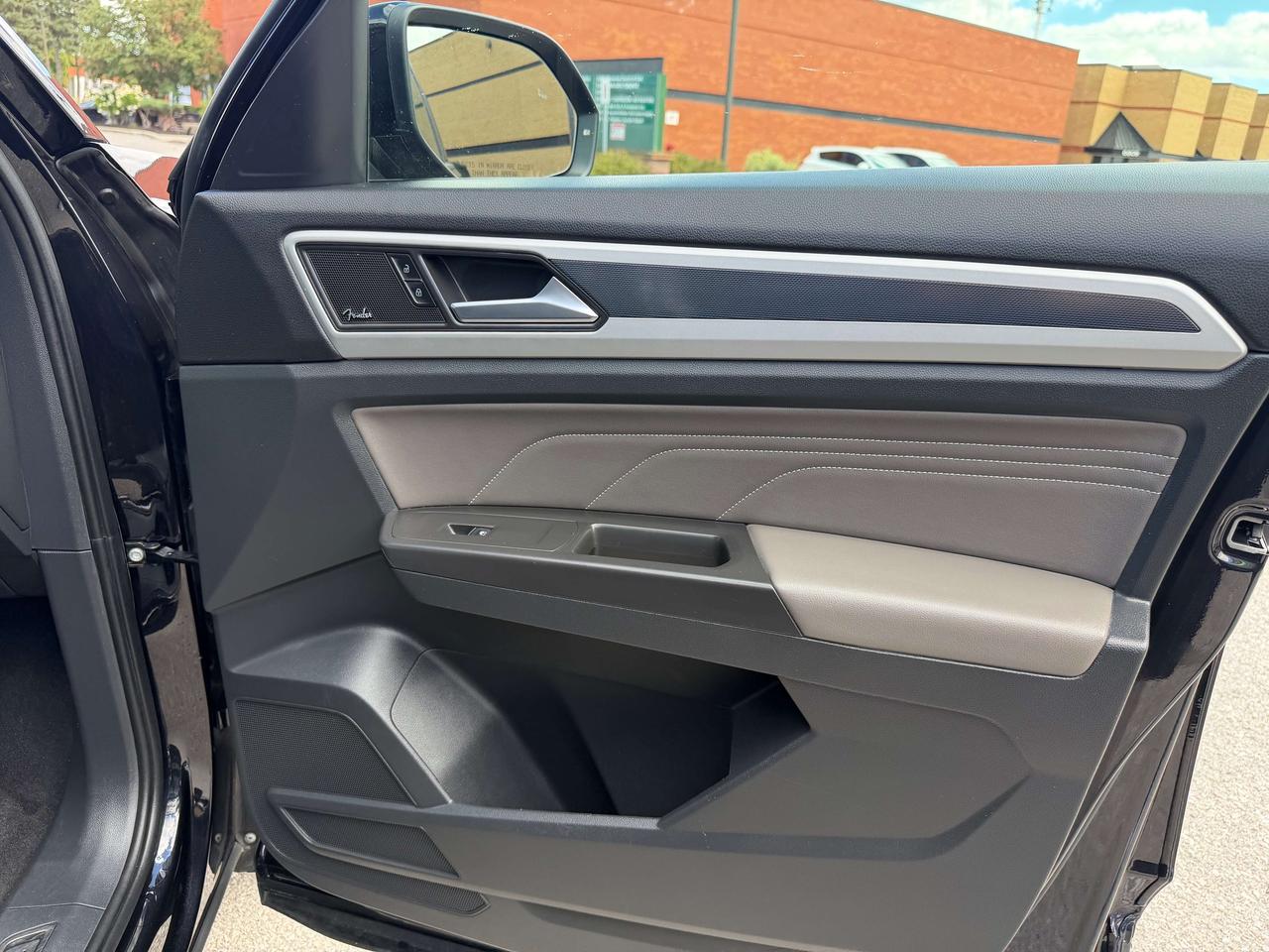 2023 Volkswagen Atlas Highline,R Line,Black edition, Remote starter, AWD Photo