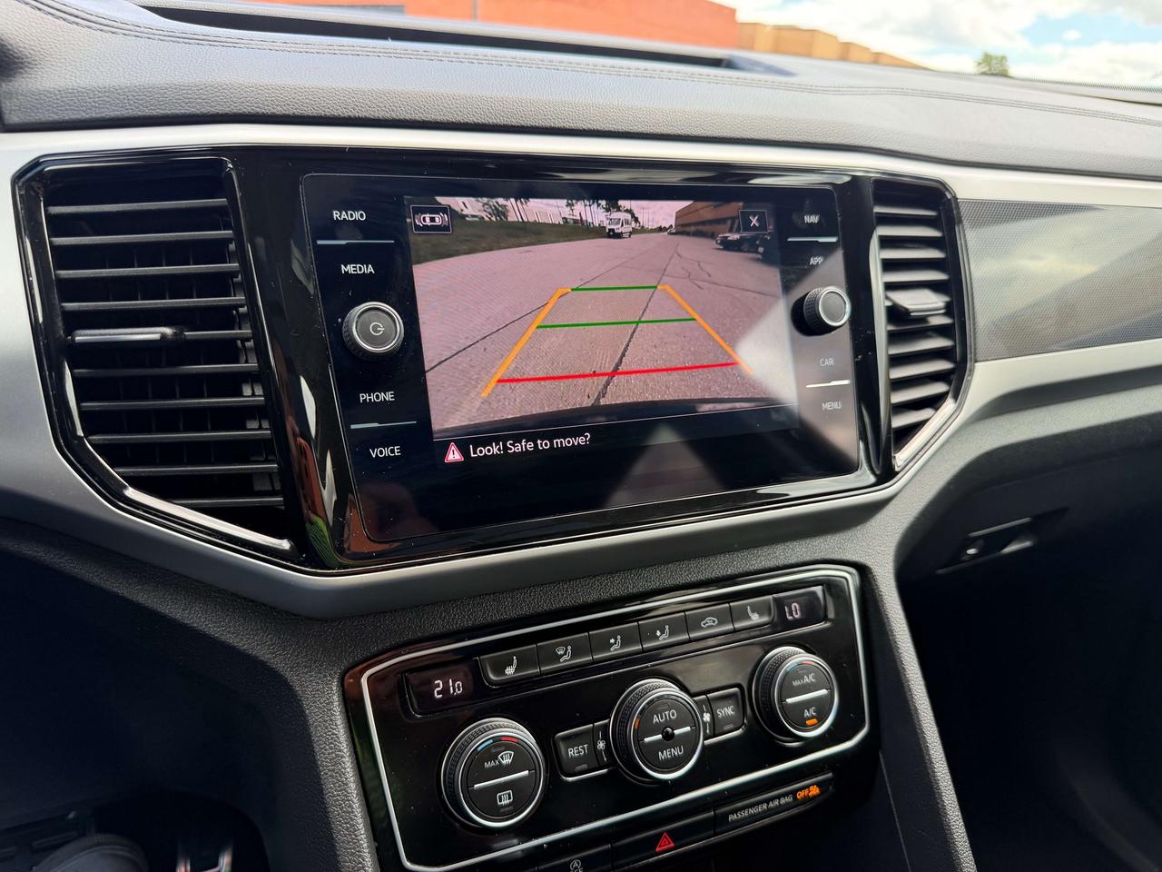 2023 Volkswagen Atlas Highline,R Line,Black edition, Remote starter, AWD Photo