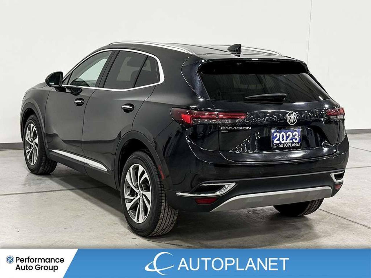 2023 Buick Envision Essence AWD, Back Up Cam, Apple CarPlay! Photo
