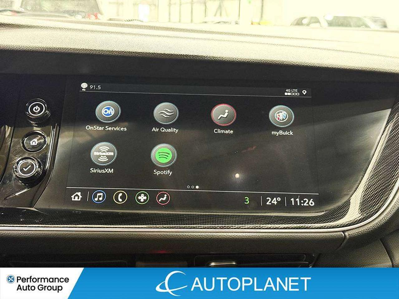 2023 Buick Envision Essence AWD, Back Up Cam, Apple CarPlay! Photo