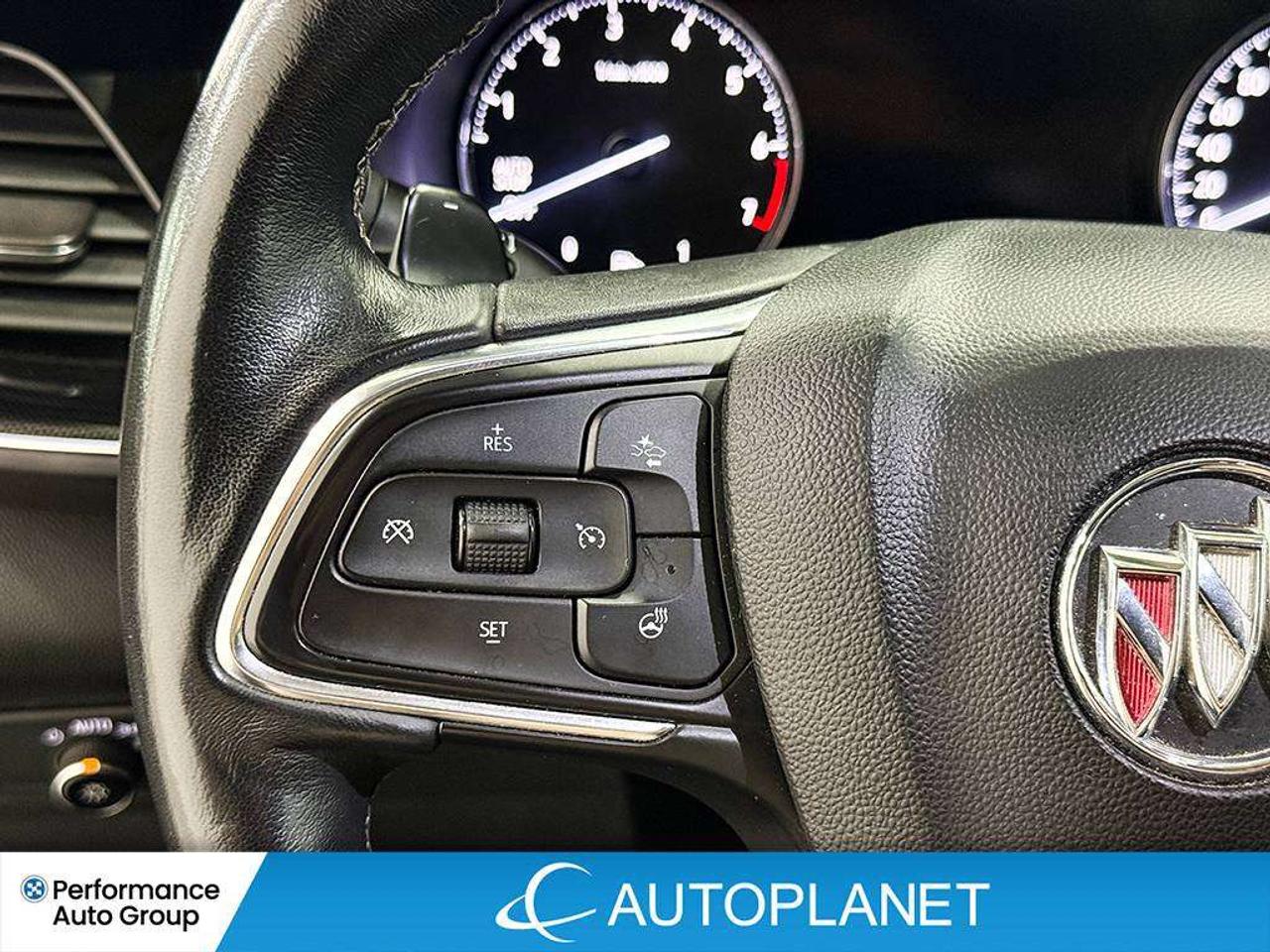 2023 Buick Envision Essence AWD, Back Up Cam, Apple CarPlay! Photo