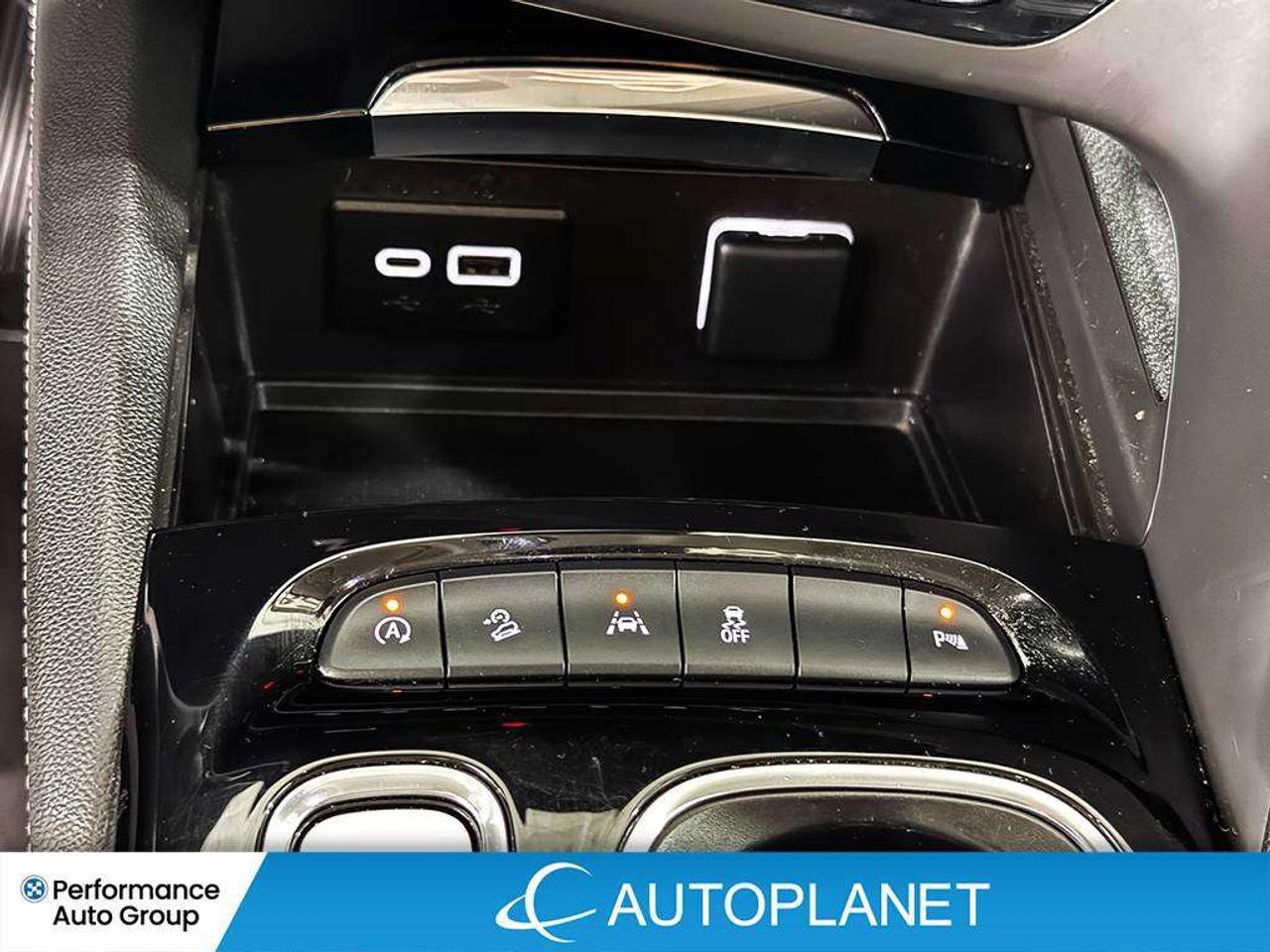 2023 Buick Envision Essence AWD, Back Up Cam, Apple CarPlay! Photo