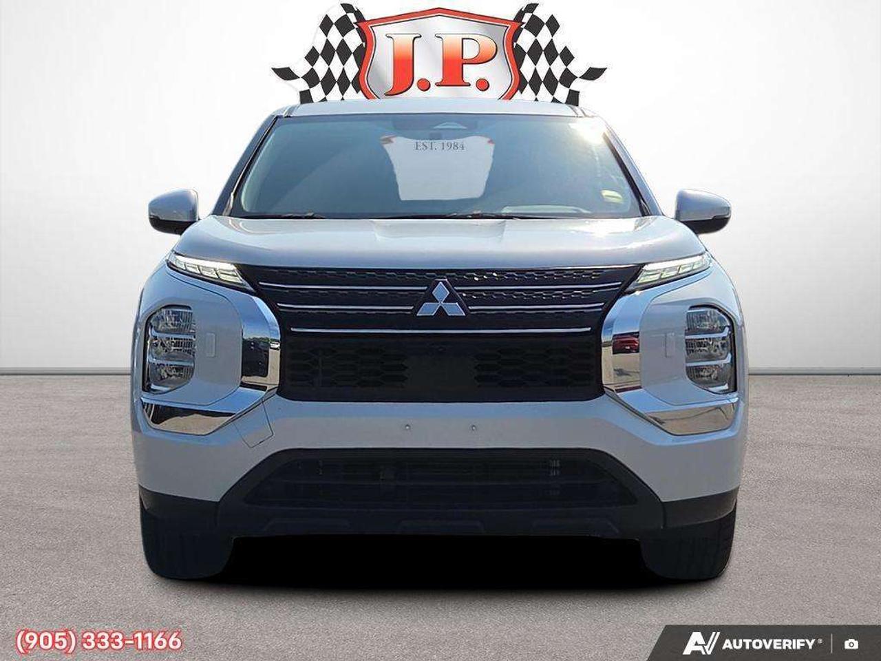2024 Mitsubishi Outlander ES Apple CarPlay & Android Auto • Third-Row Seating • Heated Front Seats • Rear Parking Sensors • Lane Assist • SiriusXM® Photo1