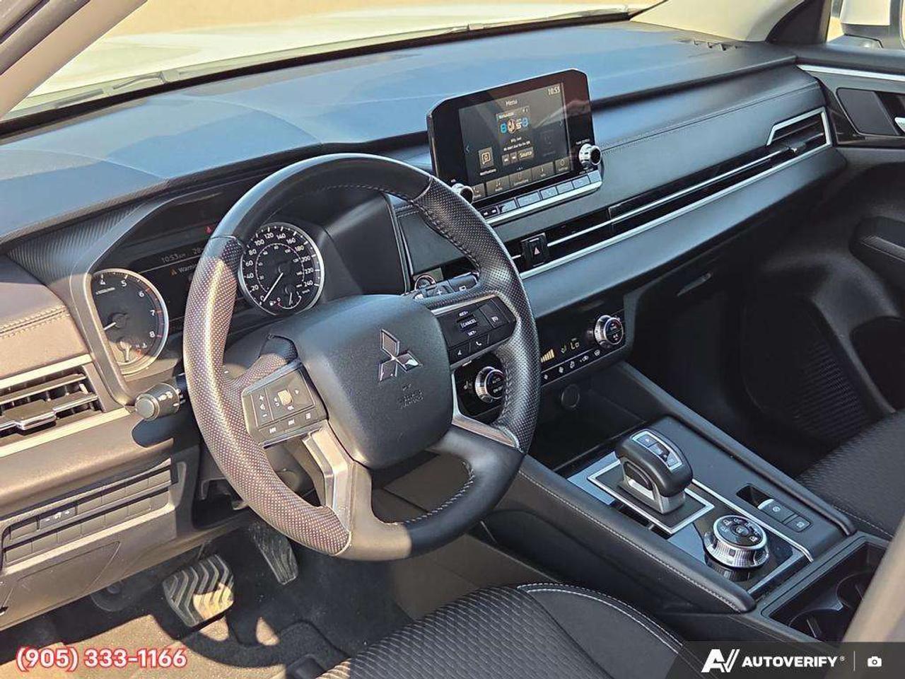 2024 Mitsubishi Outlander ES Apple CarPlay & Android Auto • Third-Row Seating • Heated Front Seats • Rear Parking Sensors • Lane Assist • SiriusXM® Photo