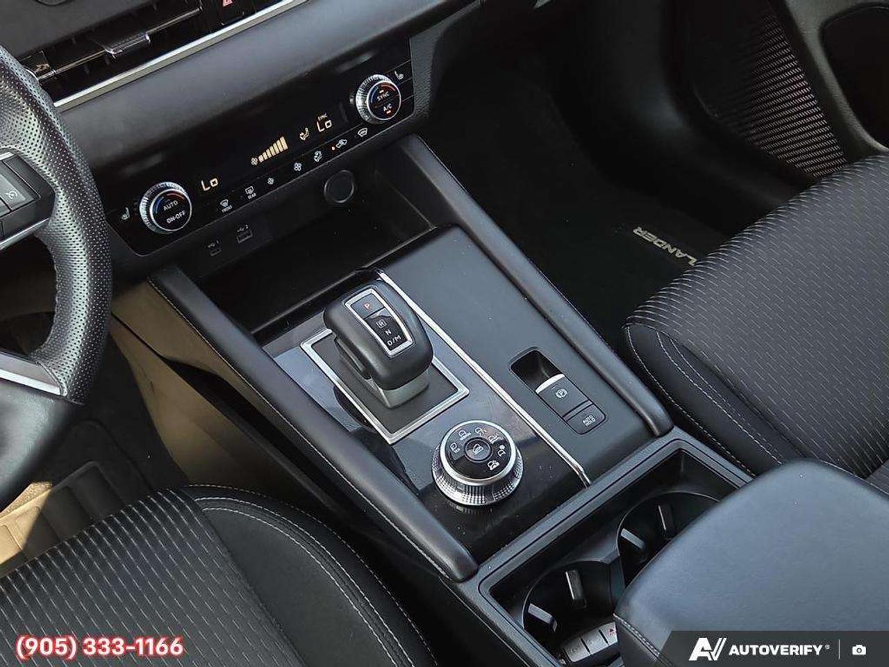 2024 Mitsubishi Outlander ES Apple CarPlay & Android Auto • Third-Row Seating • Heated Front Seats • Rear Parking Sensors • Lane Assist • SiriusXM® Photo