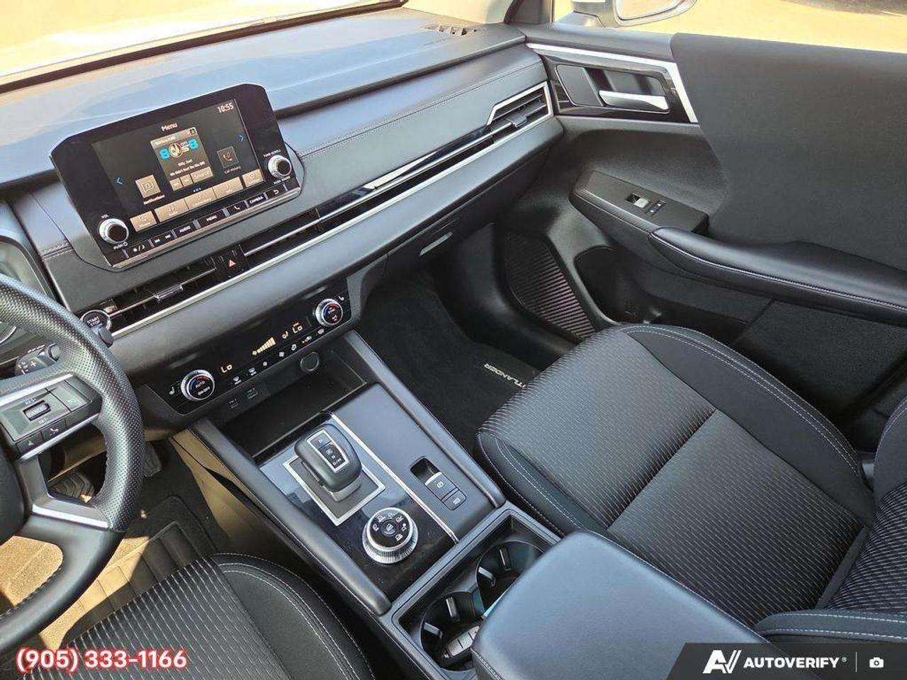 2024 Mitsubishi Outlander ES Apple CarPlay & Android Auto • Third-Row Seating • Heated Front Seats • Rear Parking Sensors • Lane Assist • SiriusXM® Photo