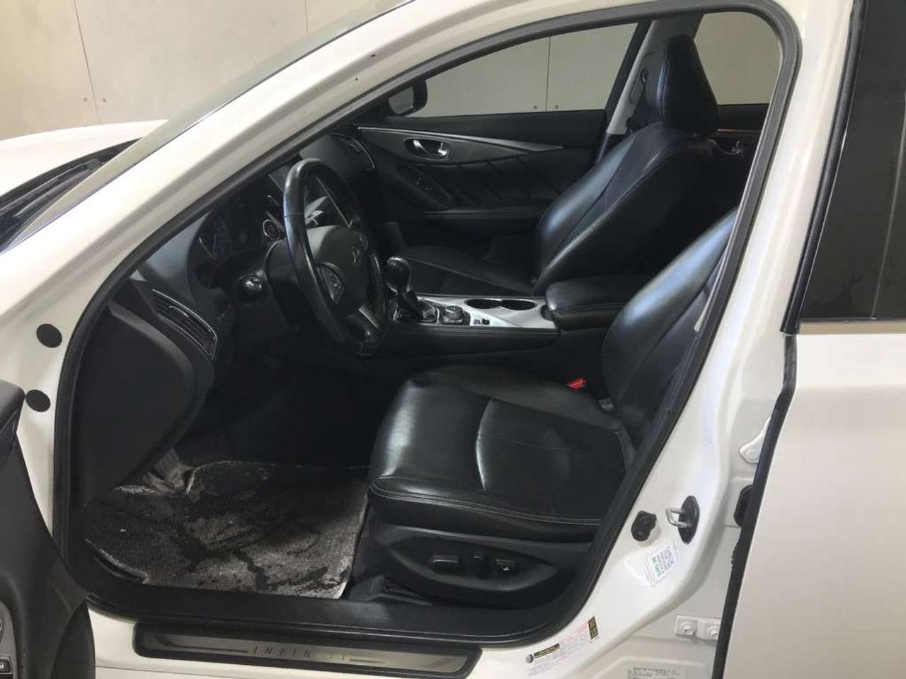 2015 Infiniti Q50 4DR SDN AWD Photo