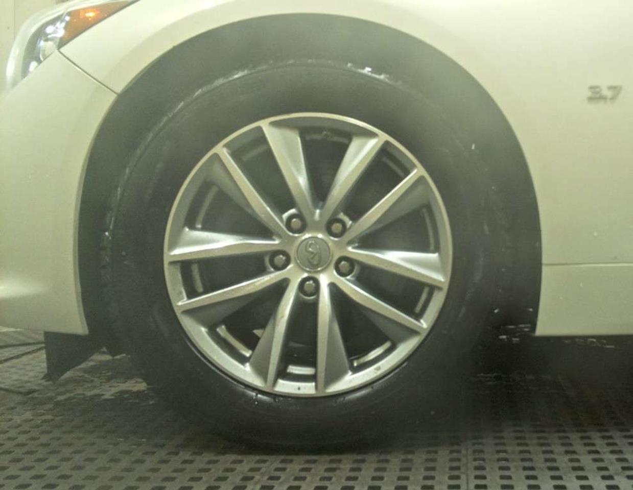 2015 Infiniti Q50 4DR SDN AWD Photo