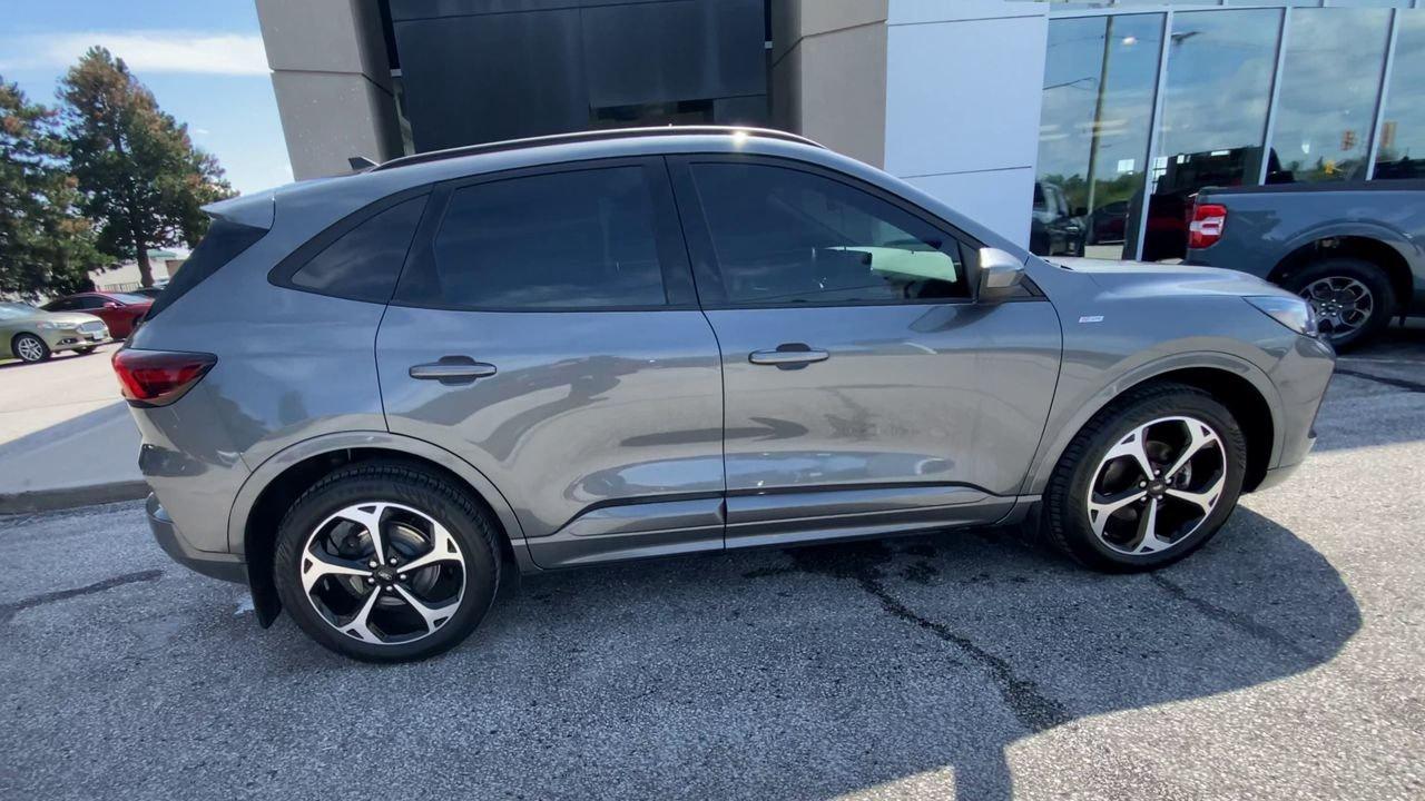 2023 Ford Escape ST-Line Select Photo