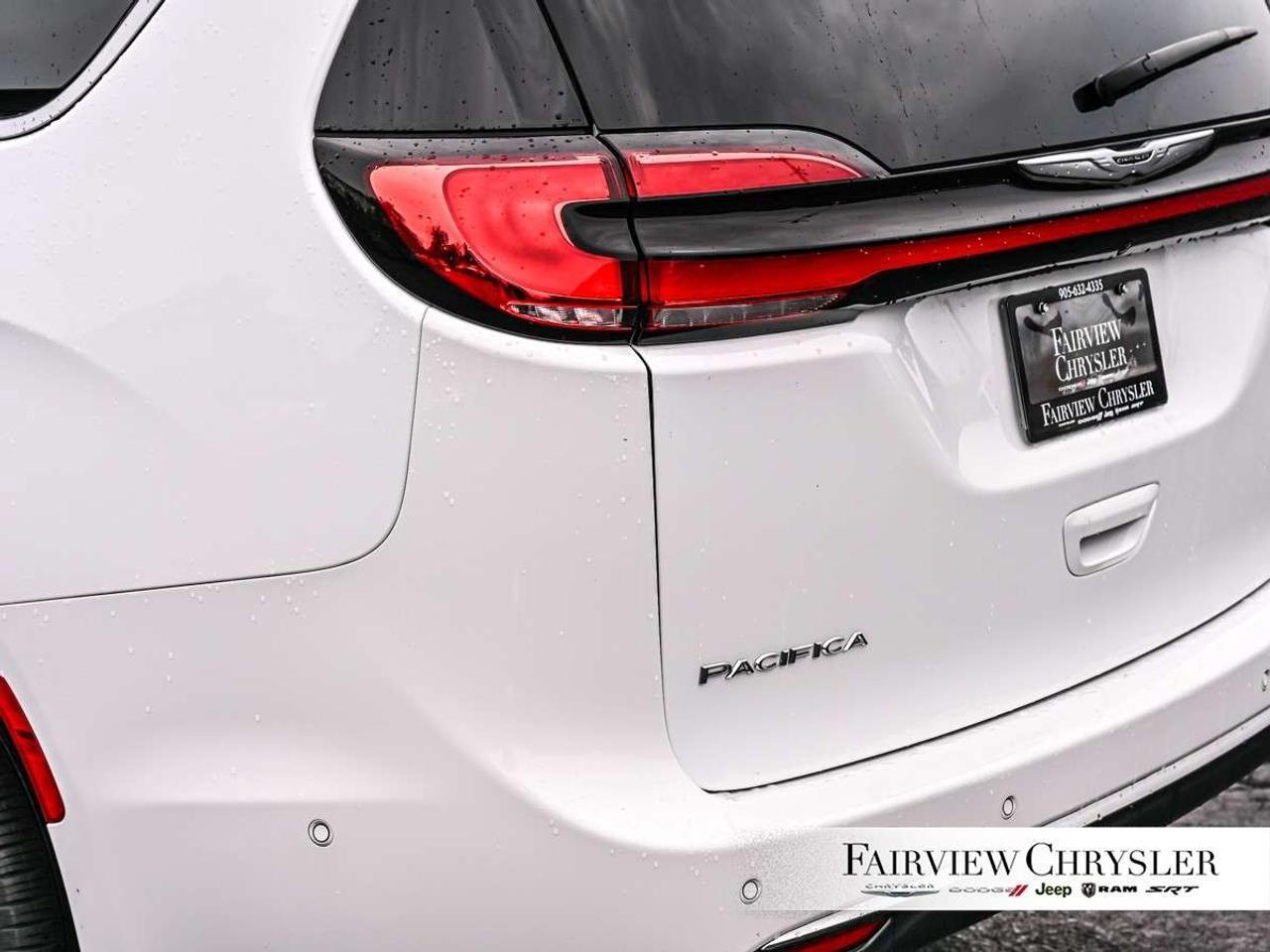 2024 Chrysler Pacifica Pinnacle AWD AWD   PANO ROOF   BROWN LEATHER   REAR SCREENS   BLIND SPOT Photo