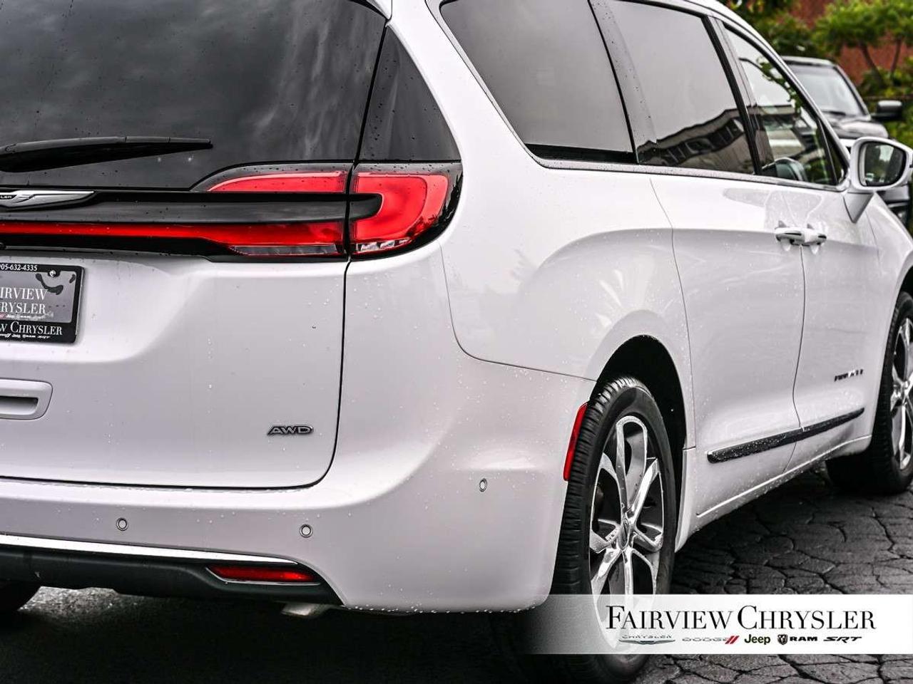 2024 Chrysler Pacifica Pinnacle AWD AWD   PANO ROOF   BROWN LEATHER   REAR SCREENS   BLIND SPOT Photo