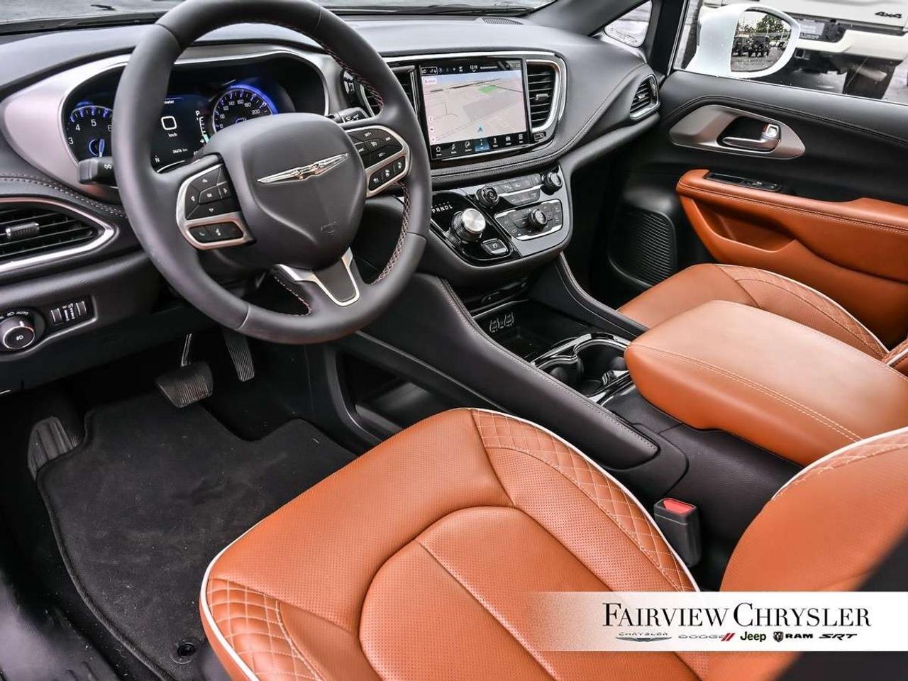 2024 Chrysler Pacifica Pinnacle AWD AWD   PANO ROOF   BROWN LEATHER   REAR SCREENS   BLIND SPOT Photo