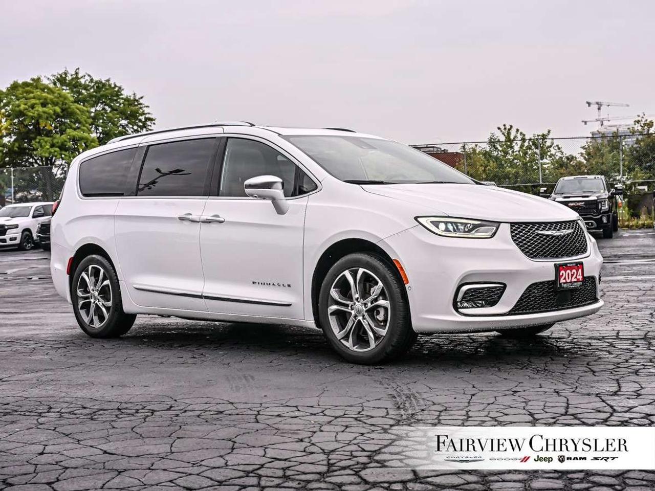 2024 Chrysler Pacifica Pinnacle AWD AWD   PANO ROOF   BROWN LEATHER   REAR SCREENS   BLIND SPOT Photo
