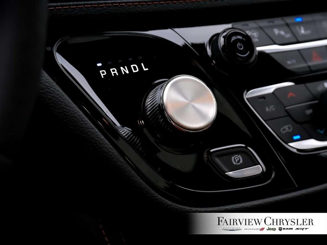 2024 Chrysler Pacifica Pinnacle AWD AWD   PANO ROOF   BROWN LEATHER   REAR SCREENS   BLIND SPOT Photo