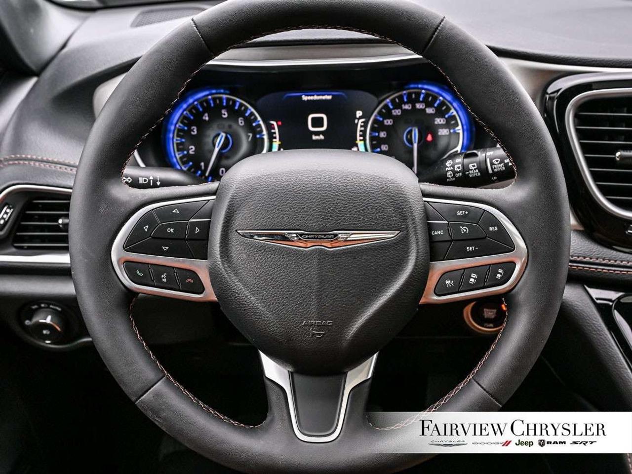 2024 Chrysler Pacifica Pinnacle AWD AWD   PANO ROOF   BROWN LEATHER   REAR SCREENS   BLIND SPOT Photo