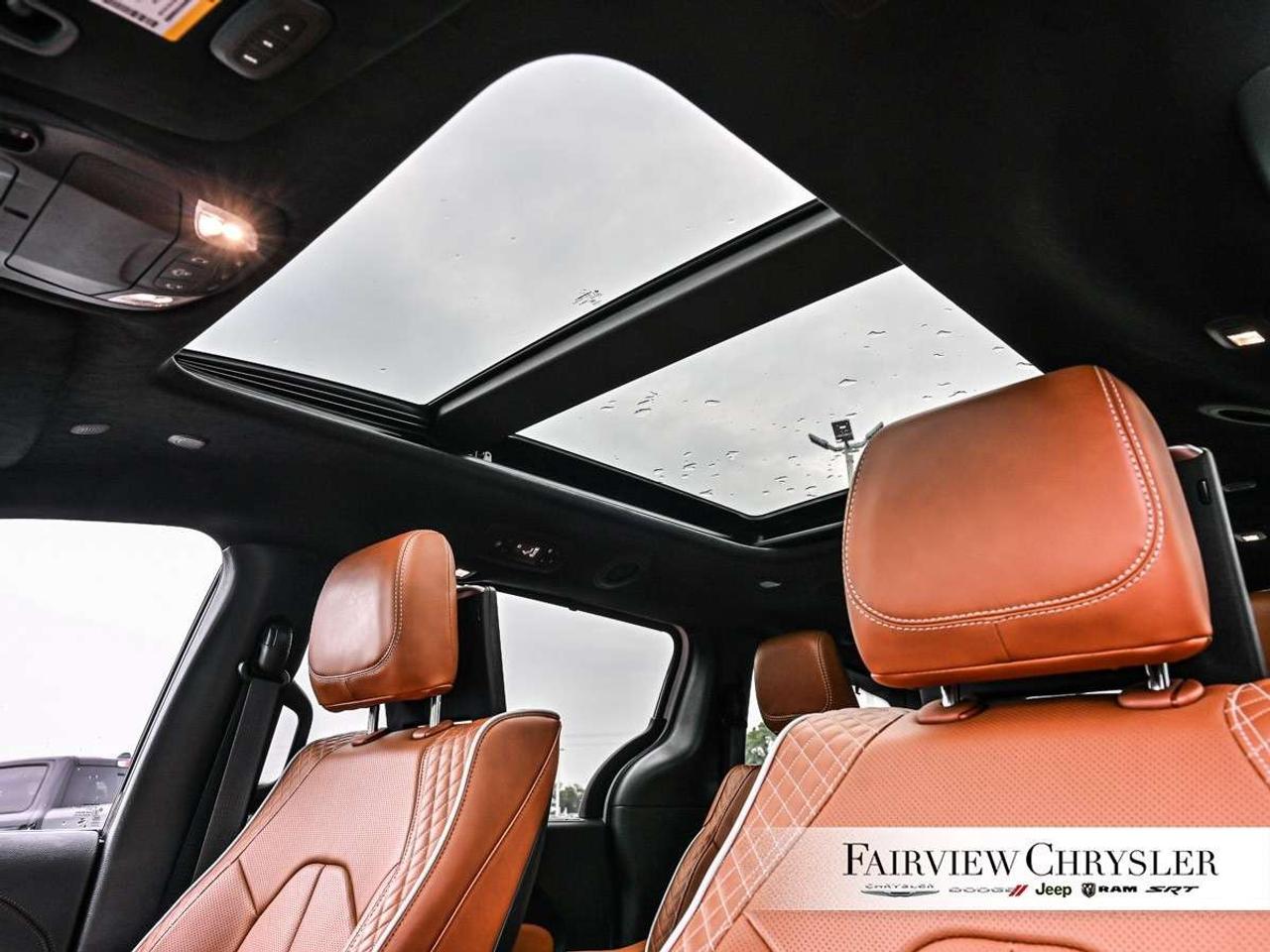 2024 Chrysler Pacifica Pinnacle AWD AWD   PANO ROOF   BROWN LEATHER   REAR SCREENS   BLIND SPOT Photo