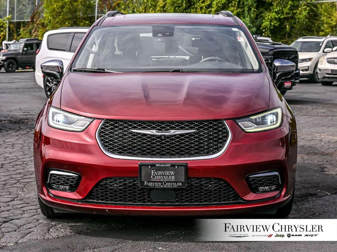 2023 Chrysler Pacifica Limited FWD PANO ROOF   360 CAMERA   CARPLAY   PWR SLIDING DOORS   BLIND SPOT DETECTION Photo
