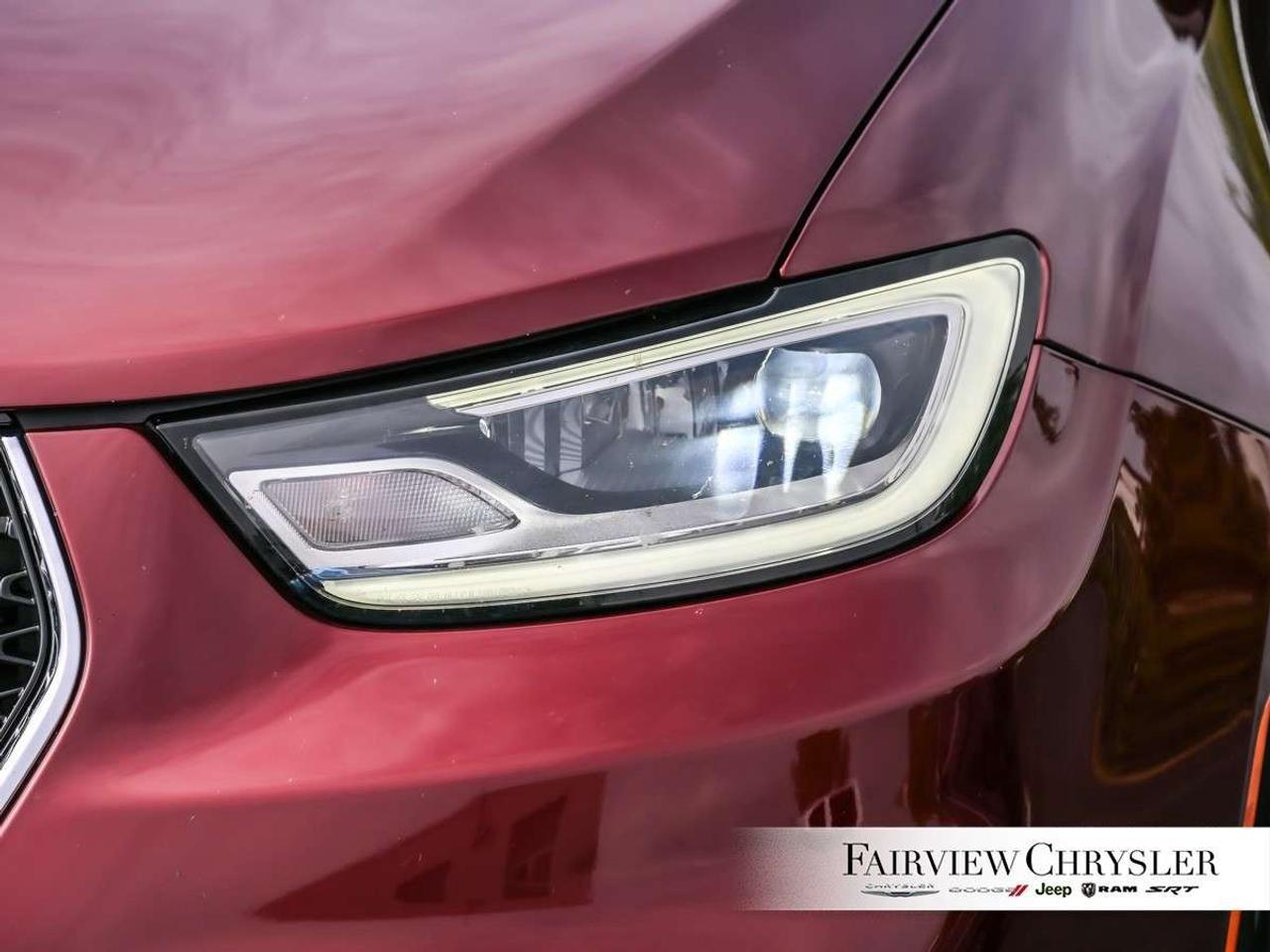 2023 Chrysler Pacifica Limited FWD PANO ROOF   360 CAMERA   CARPLAY   PWR SLIDING DOORS   BLIND SPOT DETECTION Photo