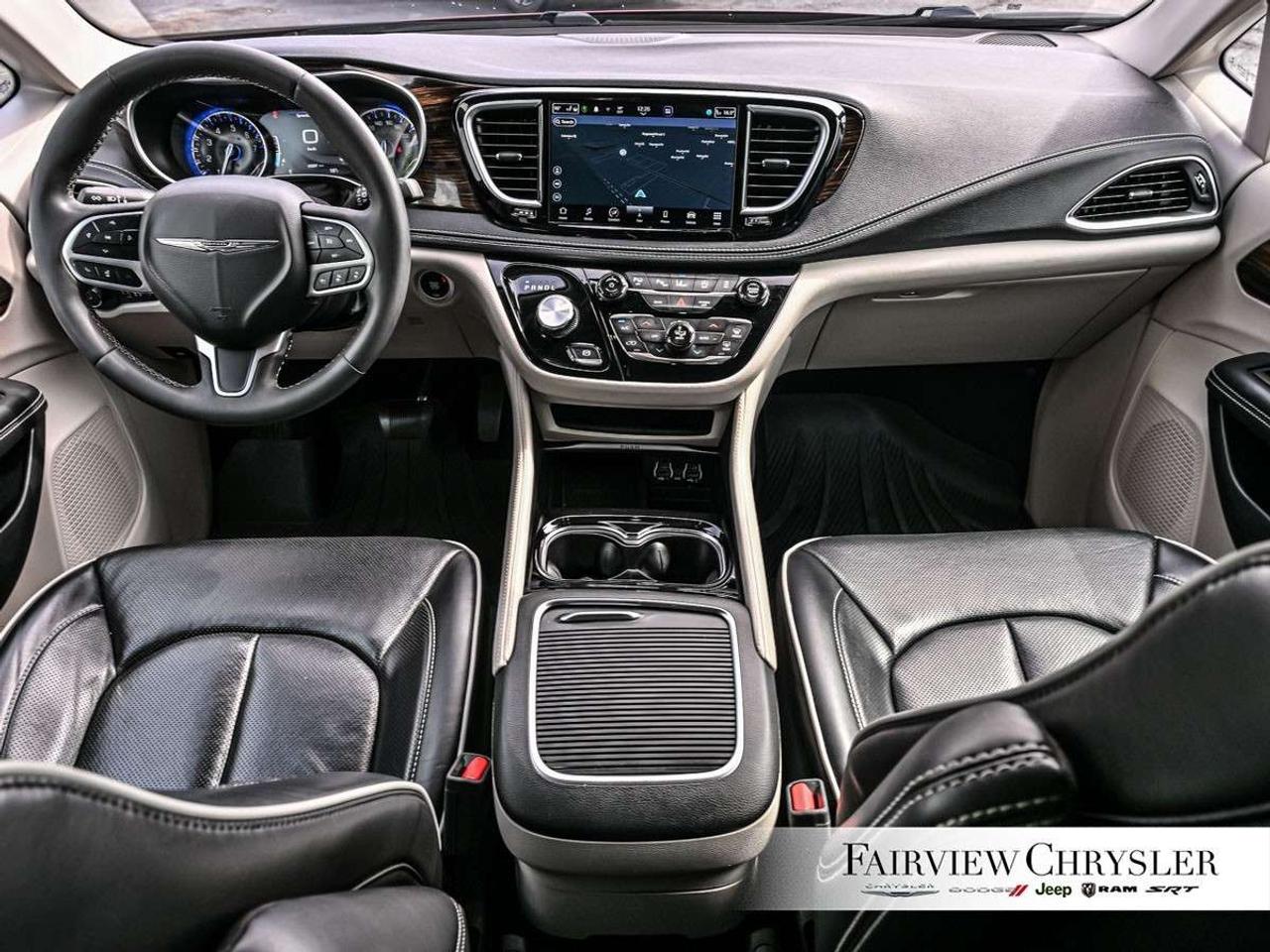 2023 Chrysler Pacifica Limited FWD PANO ROOF   360 CAMERA   CARPLAY   PWR SLIDING DOORS   BLIND SPOT DETECTION Photo