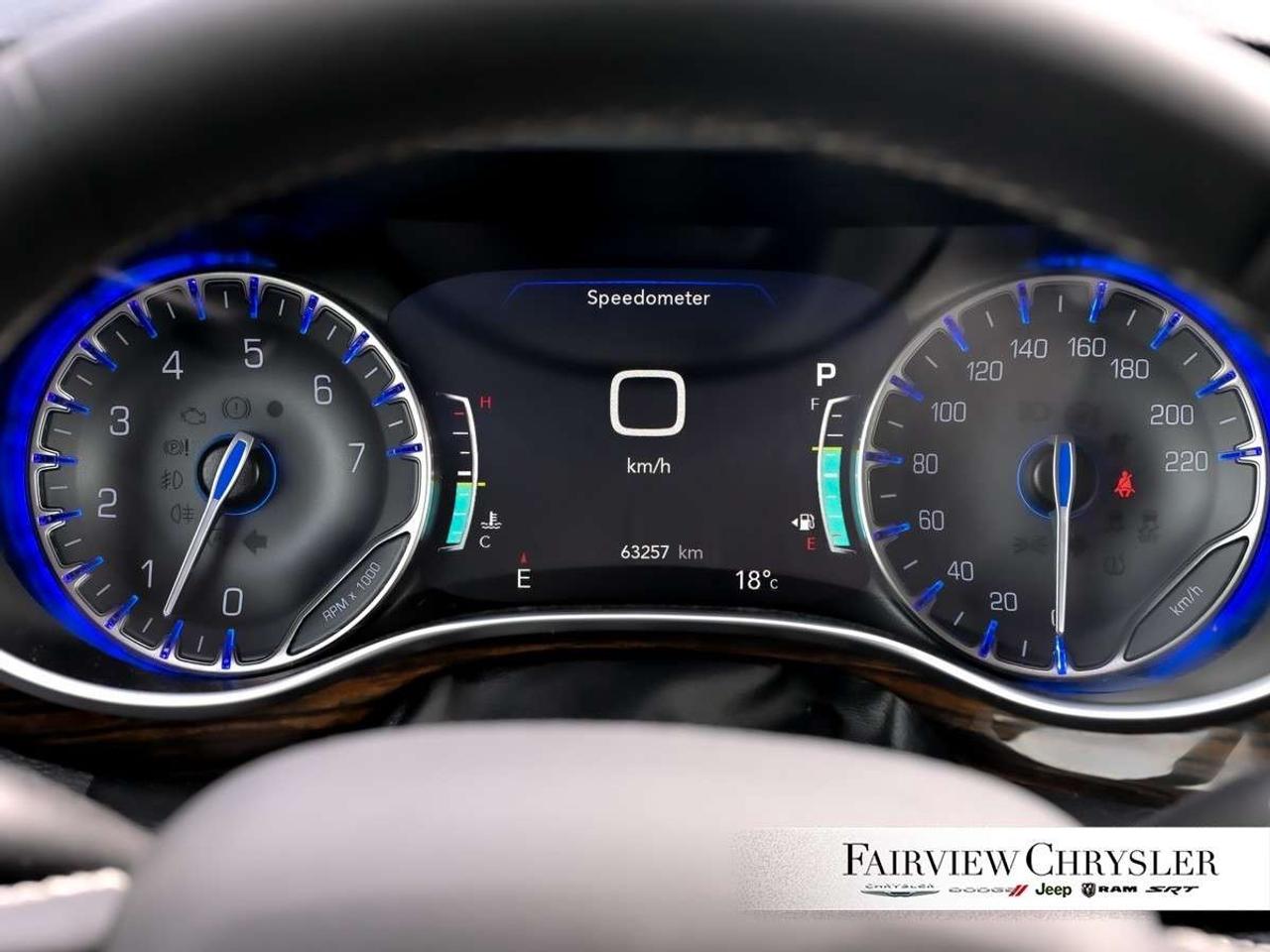 2023 Chrysler Pacifica Limited FWD PANO ROOF   360 CAMERA   CARPLAY   PWR SLIDING DOORS   BLIND SPOT DETECTION Photo