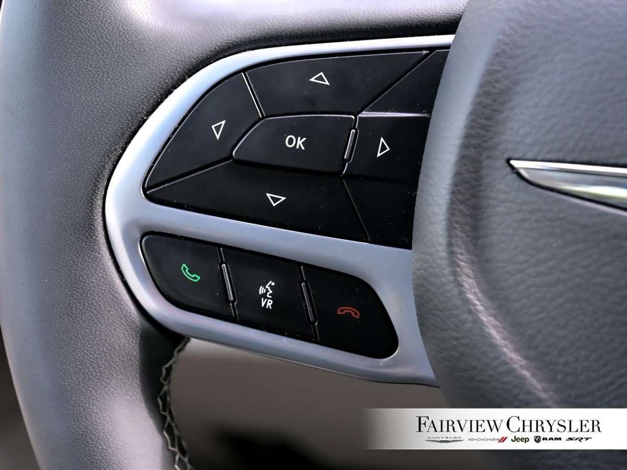 2023 Chrysler Pacifica Limited FWD PANO ROOF   360 CAMERA   CARPLAY   PWR SLIDING DOORS   BLIND SPOT DETECTION Photo