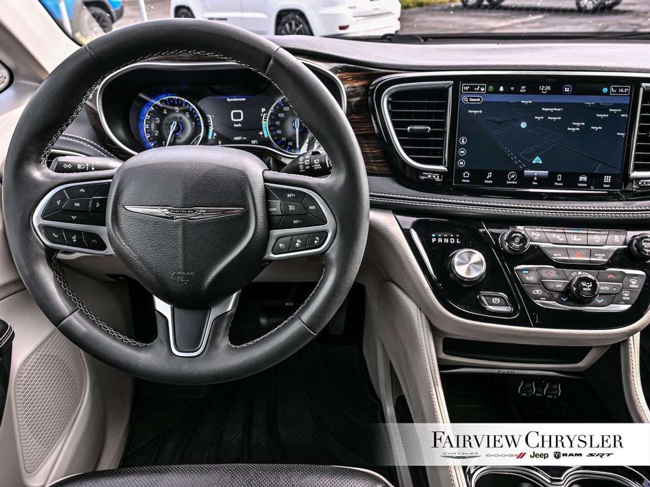 2023 Chrysler Pacifica Limited FWD PANO ROOF   360 CAMERA   CARPLAY   PWR SLIDING DOORS   BLIND SPOT DETECTION Photo