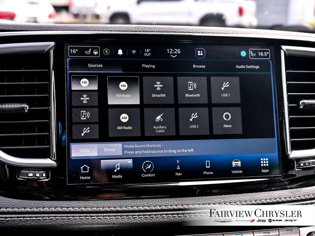 2023 Chrysler Pacifica Limited FWD PANO ROOF   360 CAMERA   CARPLAY   PWR SLIDING DOORS   BLIND SPOT DETECTION Photo