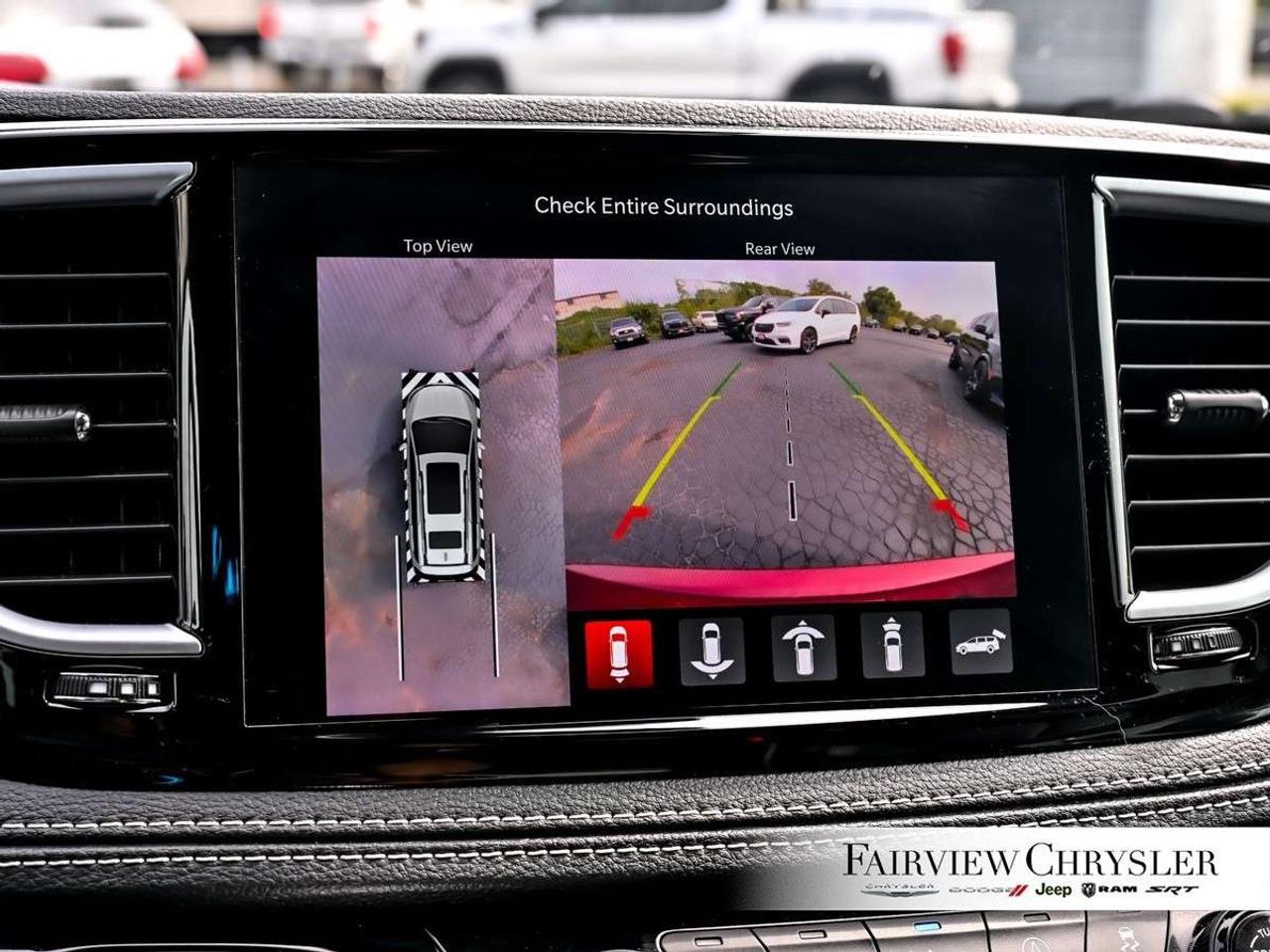 2023 Chrysler Pacifica Limited FWD PANO ROOF   360 CAMERA   CARPLAY   PWR SLIDING DOORS   BLIND SPOT DETECTION Photo