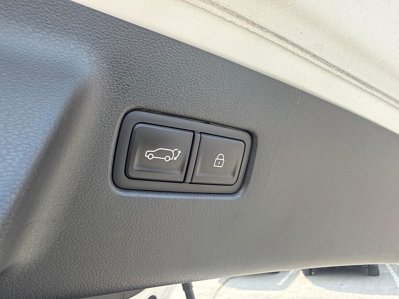 2024 Hyundai Santa Fe HEV Ultimate Calligraphy NHL Special Edition 4dr All-Wheel Drive Photo