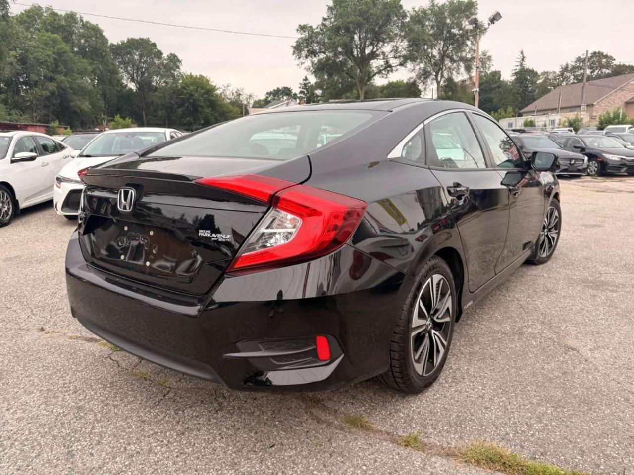 2016 Honda Civic 4dr CVT EX-T Photo