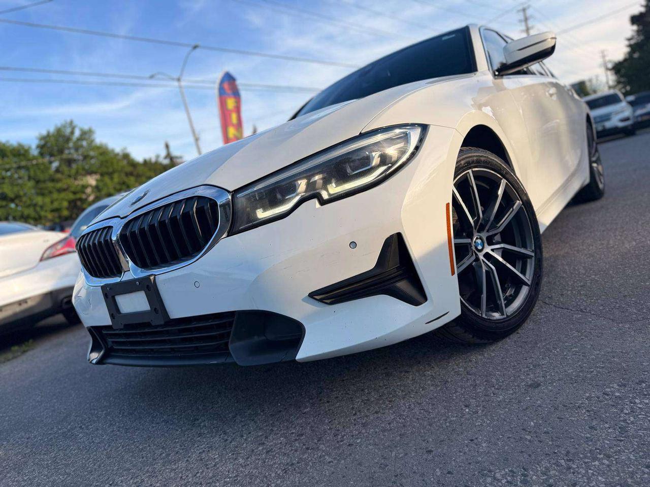 2019 BMW 3 Series 330i xDrive Sedan Photo1