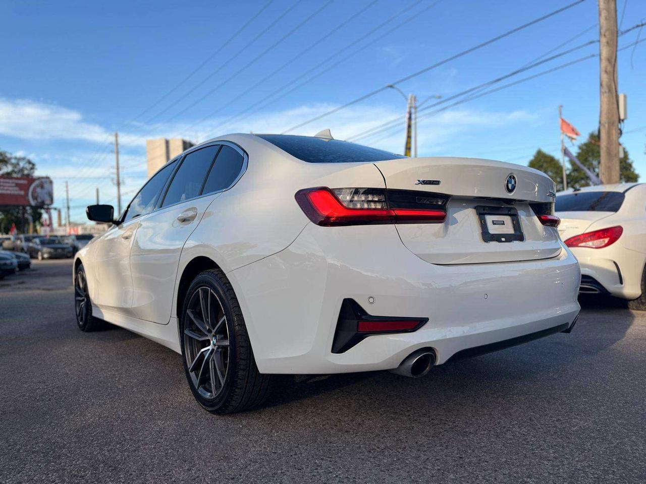 2019 BMW 3 Series 330i xDrive Sedan Photo