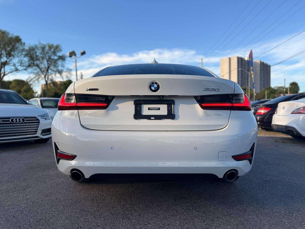 2019 BMW 3 Series 330i xDrive Sedan Photo