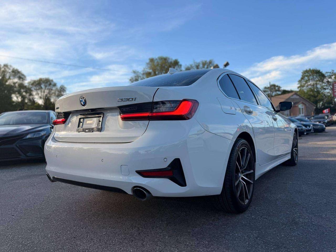 2019 BMW 3 Series 330i xDrive Sedan Photo