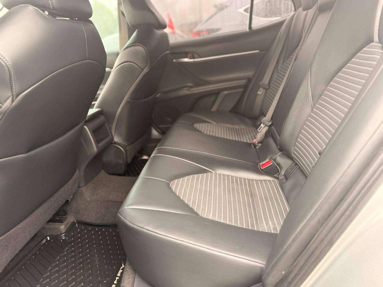2021 Toyota Camry SE Auto Photo