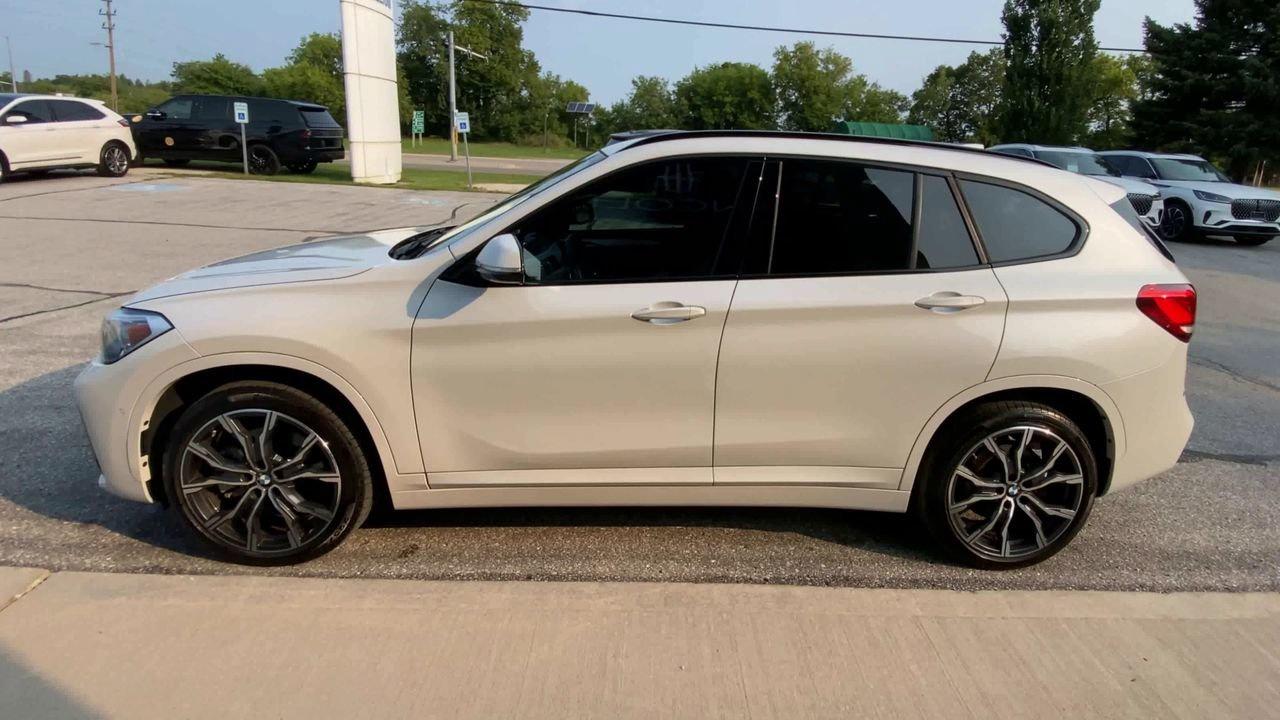 2021 BMW X1  Photo4